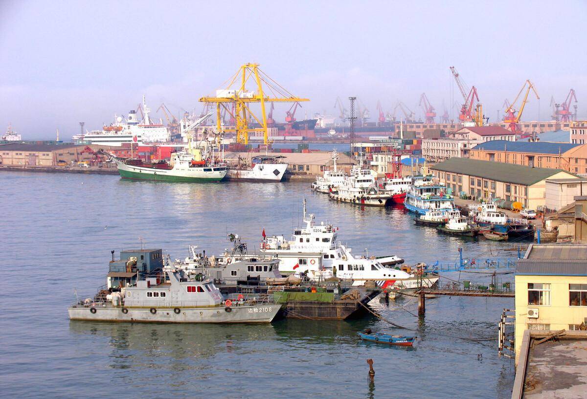 日伪时期的大连工业较为发达,因为日本人要从这里进行掠夺,所以建设