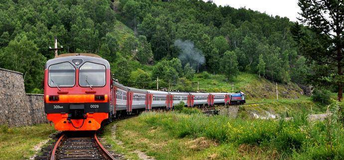揭秘滇越铁路上的传奇—米其林动车,速度冠绝,被称白色神行太保