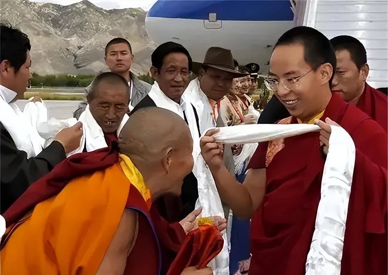 大会上,班禅用英语发表演说震惊四座一时成为美谈_诺布_吉杰布_活佛