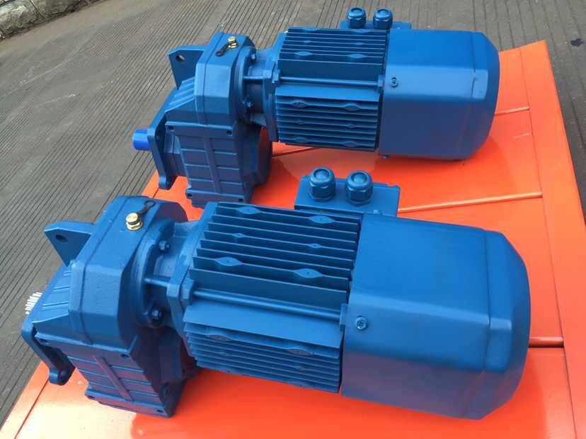 在ff97减速机与链轮直连时,有哪些关键的安装调整要点?