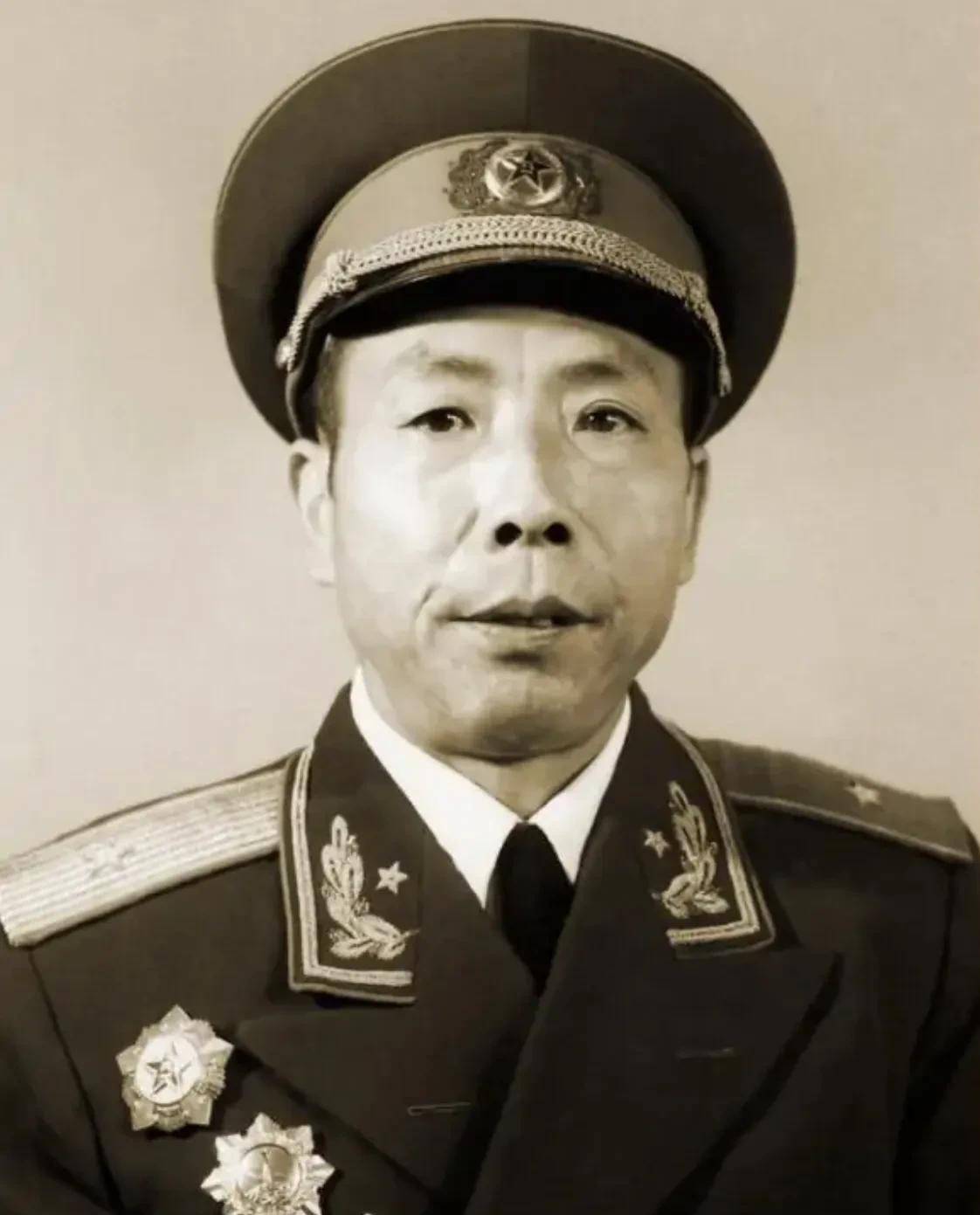 将帅轶事:说不尽的红四方面军_倪志亮_张国焘_许世友