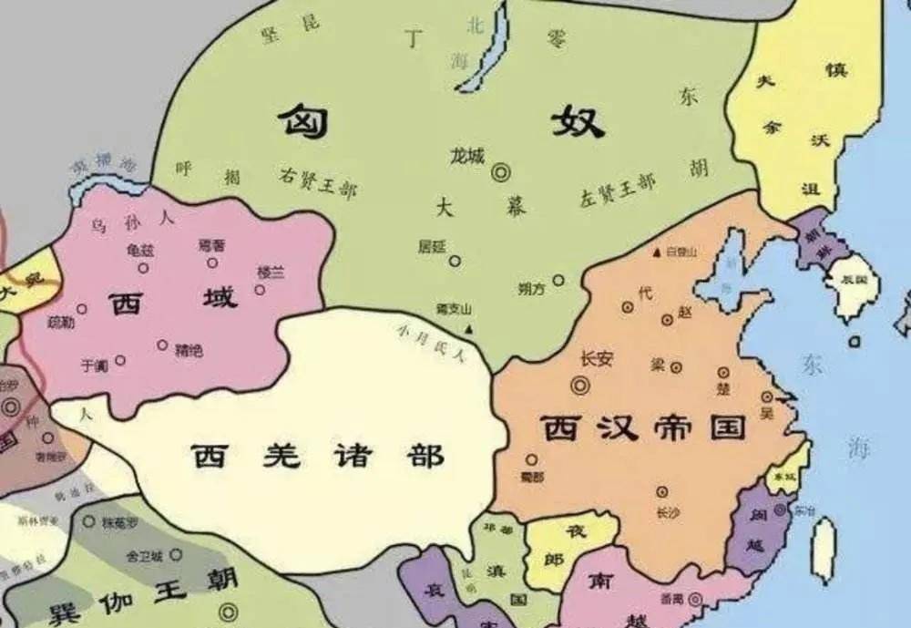 汉武帝得知了张骞带回来的消息,迫不及待地就打开了地图,目光不停地在