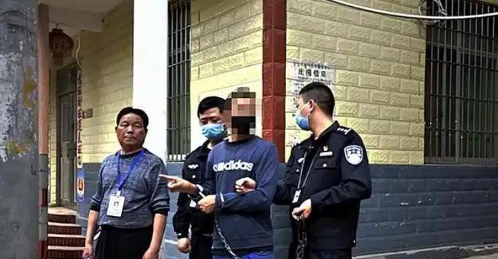 2002年,抢劫犯陈一脱逃,被捕时已成亿万富翁,还是慈