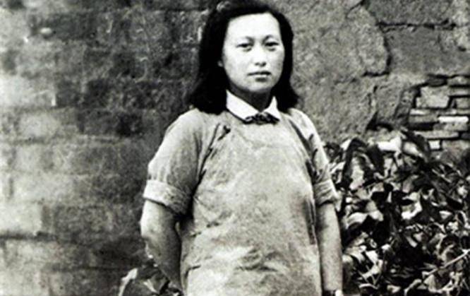 两任妻子被迫改嫁后,徐海东大将迎娶18岁女护士,得到30年的照顾