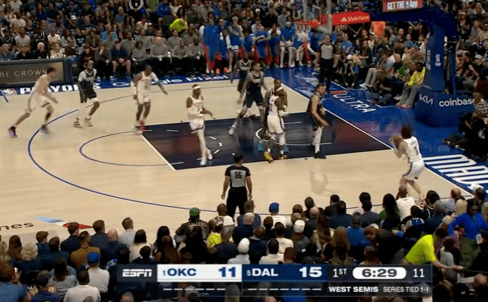 年轻的球队是会犯错误的