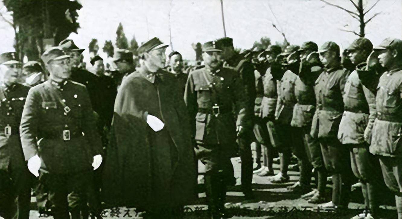 1950年客人点名要吃一菜一汤,老板娘闻言落泪:你们认识我丈夫