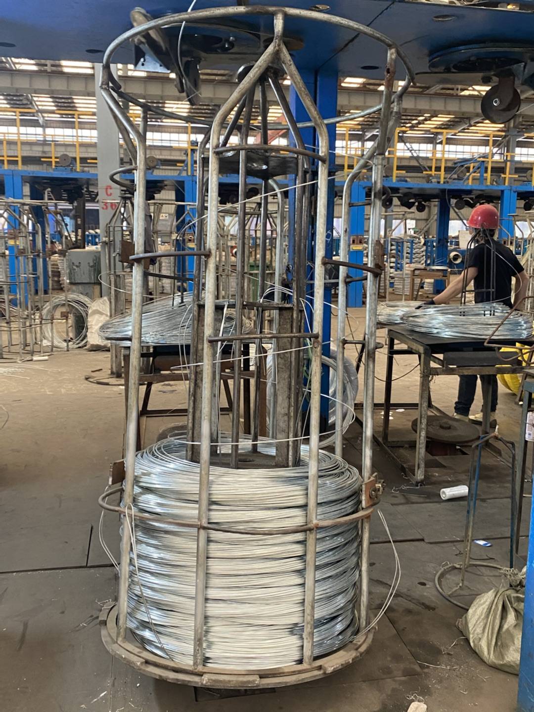 同时,镀锌铁丝厂家还需要具备一定的生产技术和管理经验,以保证产品