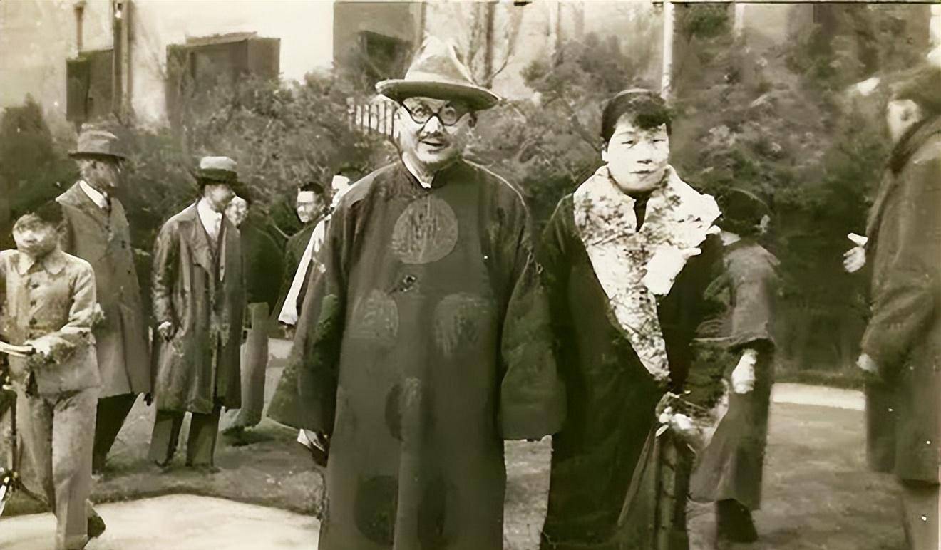 宋美龄至死不愿见宋庆龄,姐妹俩立下相同遗嘱,内容令人心酸不已