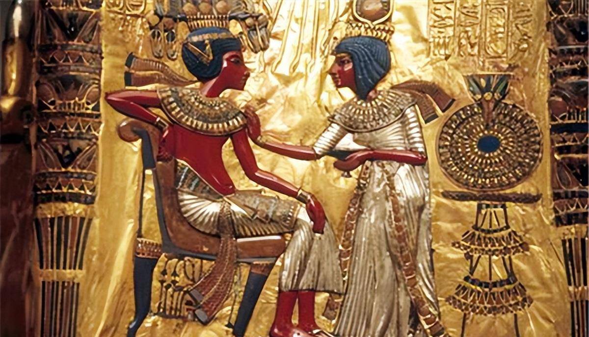古埃及皇室之人掌握着最高权力,他们如果和外族通婚的话会导致外戚