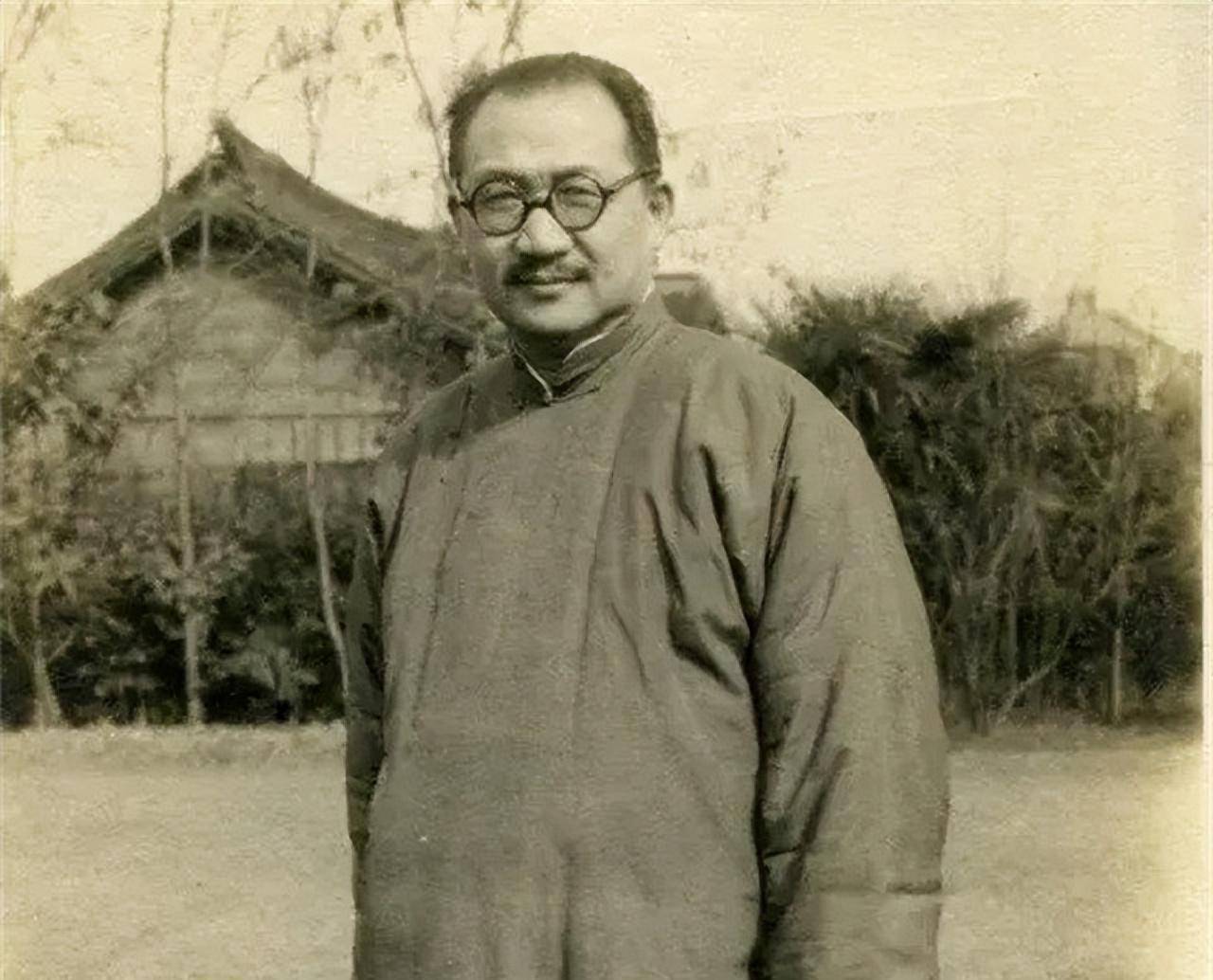 孔祥熙被迫下台,宋霭龄出走美国:光银行存款多达20多亿美元_孙中山