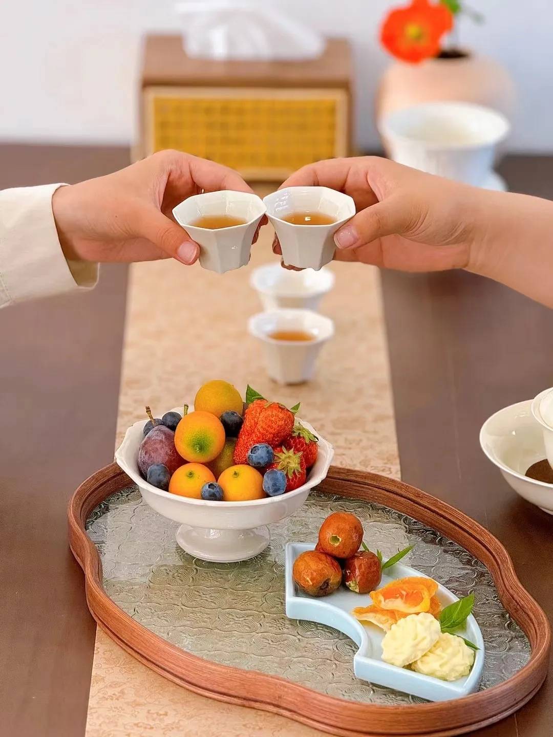 一盏茶的时间,感受水街夏日的惬意既能去噪揭暑,又能提神舒缓泡壶清茶