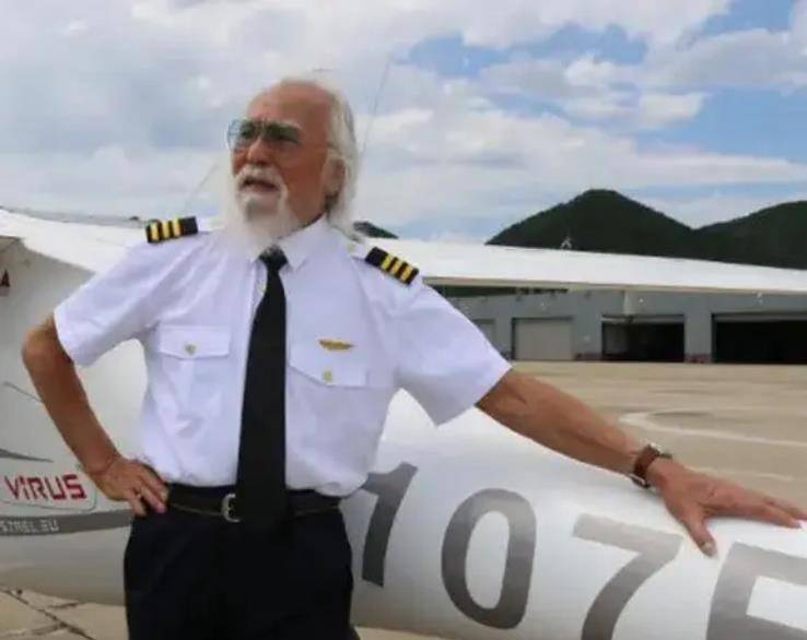 东北大爷王德顺的彪悍人生:79岁走秀火遍全网,85岁拿下飞行驾照