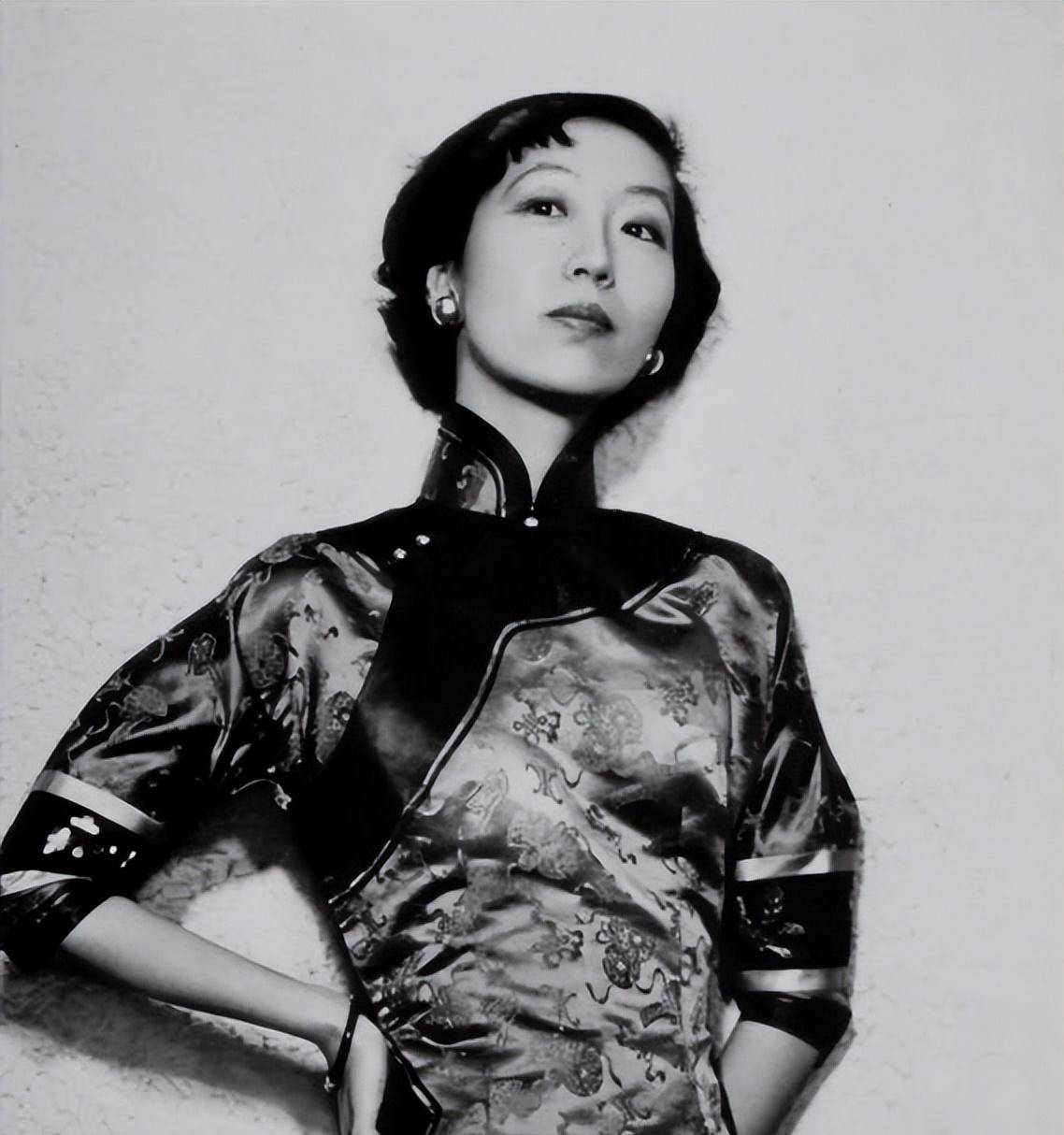 不缺钱,但缺爱-张爱玲的三段旷世爱情_黄素琼_张志沂_父亲