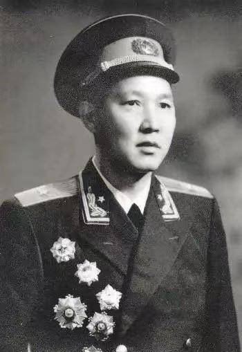 硬核连长郭恩志:自创"三朵花"战术,以40人击毙美王牌师800人