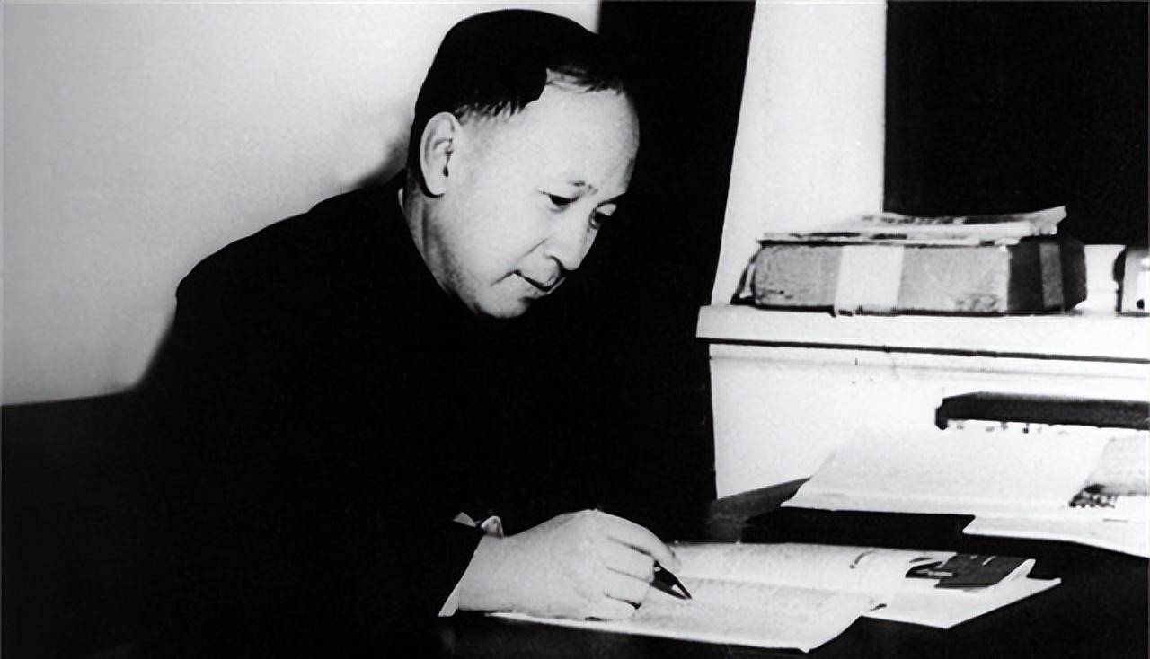 钱学森对国家有多重要?中央为其配备俩贴身保镖,身份都不一般