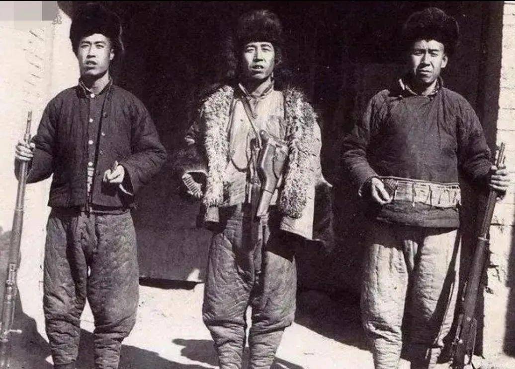 近代最牛土匪,越狱逃到中国新疆,俄蒙联手才将其剿灭_丹毕_蒙古_俄国