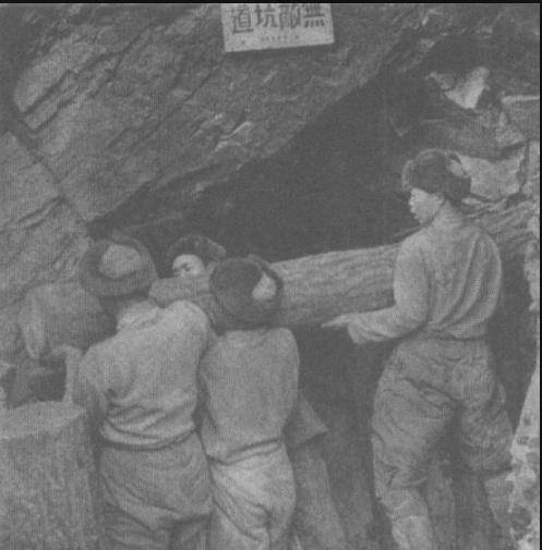 上甘岭战役打得有多惨烈?谁能送进坑道一个苹果,就给谁立二等功_志愿