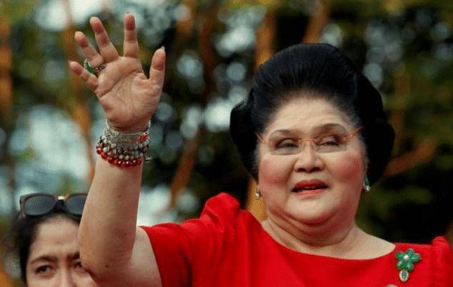 马科斯夫人:菲律宾选美皇后,贪占100亿美元,5千条裙子随时换