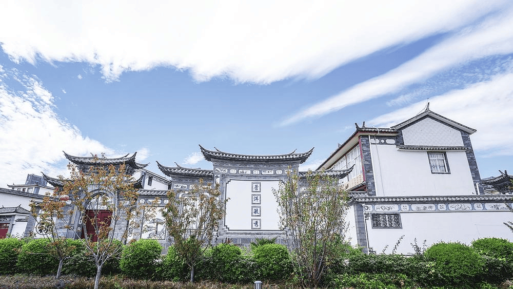 白族照壁 李志权/摄居住在大理,洱源,剑川一带的白族人家,对照壁文化