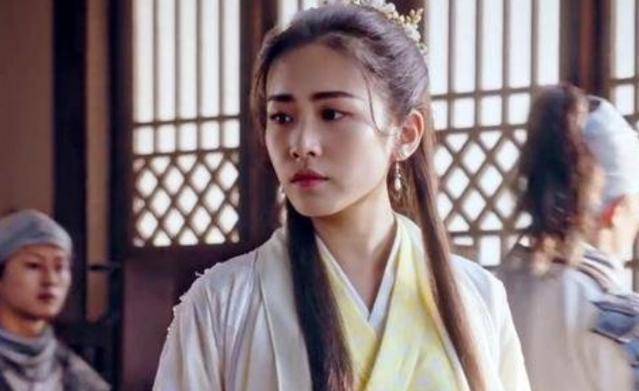 从会计转型演员,在邵氏公司以扮演大侠见称,《斗破苍穹》再露脸