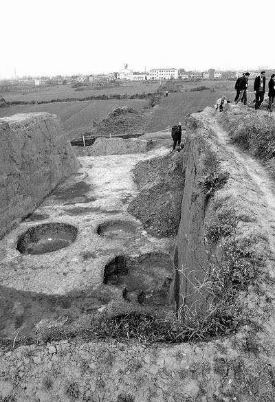 郭庄楚墓才挖到一半,专家立即大喊停手,事后专家后背冒了冷汗