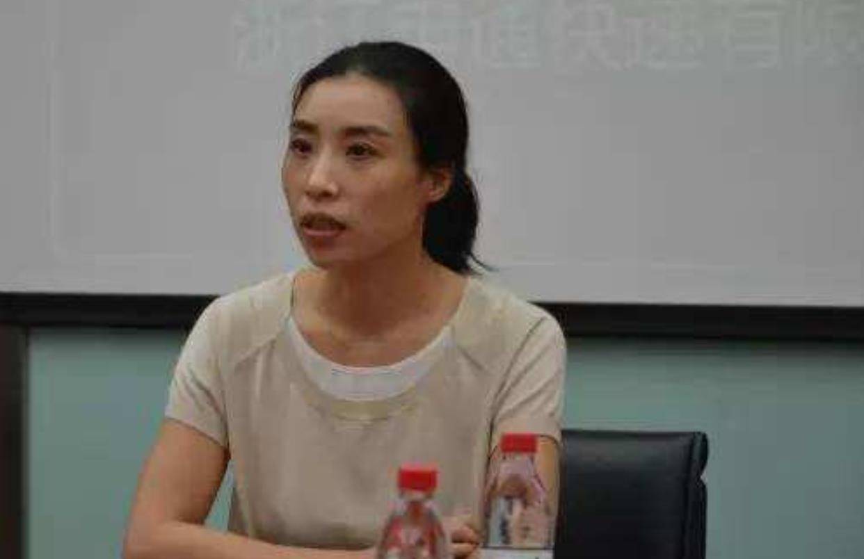 她把申通卖给马云,挣了146亿,如今靠卖雨伞再赚上百亿_陈小英_创业