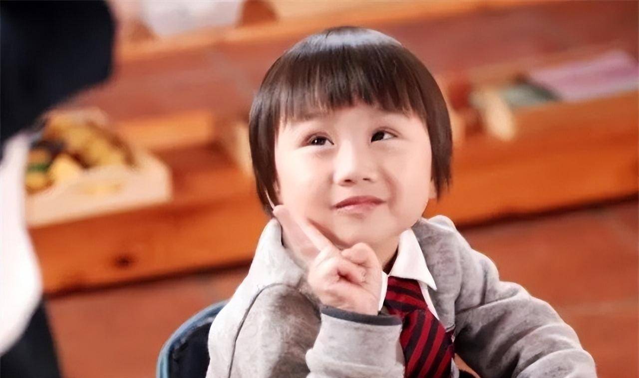 据导演朱延平说,小小彬在演戏上非常有天赋,他的绝技就是10秒哭戏