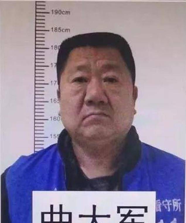 史鸣燕:主动向黑社会组织靠拢,多次配合曲大志的违法