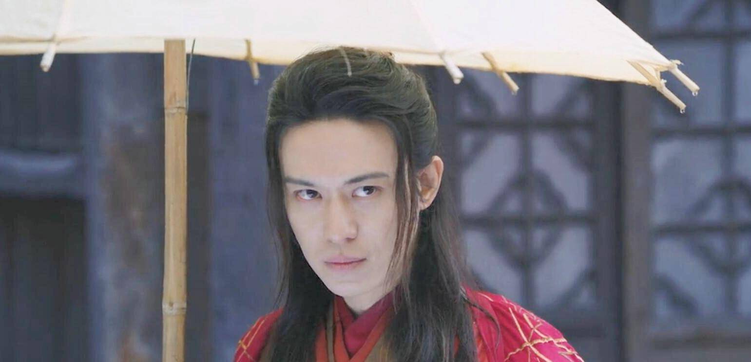 比如,《霹雳神捕》中的追命和铁手被改为女性角色,与其他两位名捕产生