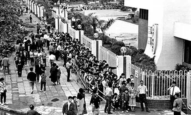 1983年,那个勇斗4名歹徒,身中9刀被路人送医的军人,结果如何