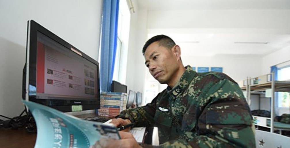 享受正师级待遇的"士官",参军34年两次退役都被召回,他是谁?