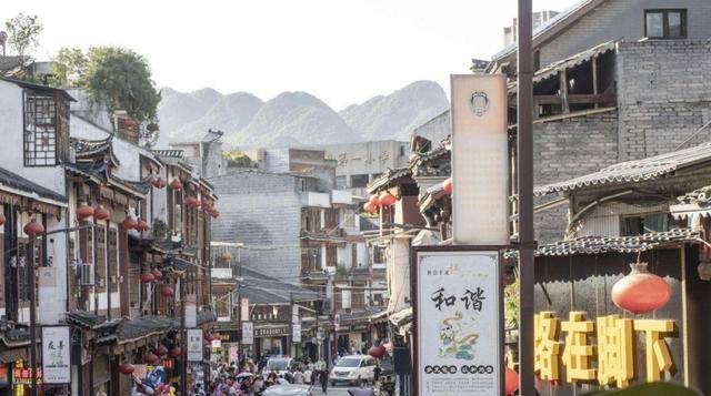 1992年,两千多名武警突袭平远街,缴获一个团的武器,堪比打仗