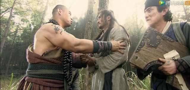 被小人陷害,爱妻险被辱,80万禁军教头成阶下囚,林冲怨不得别人