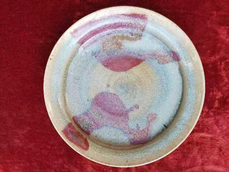 钧窑淡紫斑粉青钧釉折沿盘_瓷器_釉色_造型