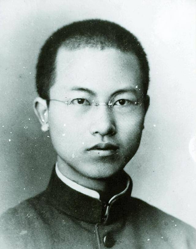 1947年,特务头子丁默邨被判死刑,枪决前两股战战