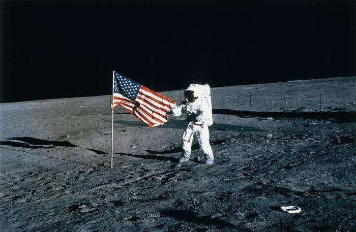 50年过后,美国登月时插的那面星条旗,如今变成啥样了?_月球_苏联_国旗