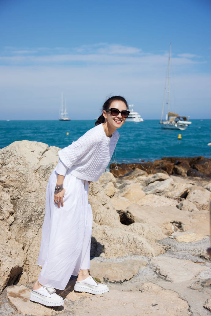 章子怡如仙女似的开启戛纳之行 这样的女神谁不爱