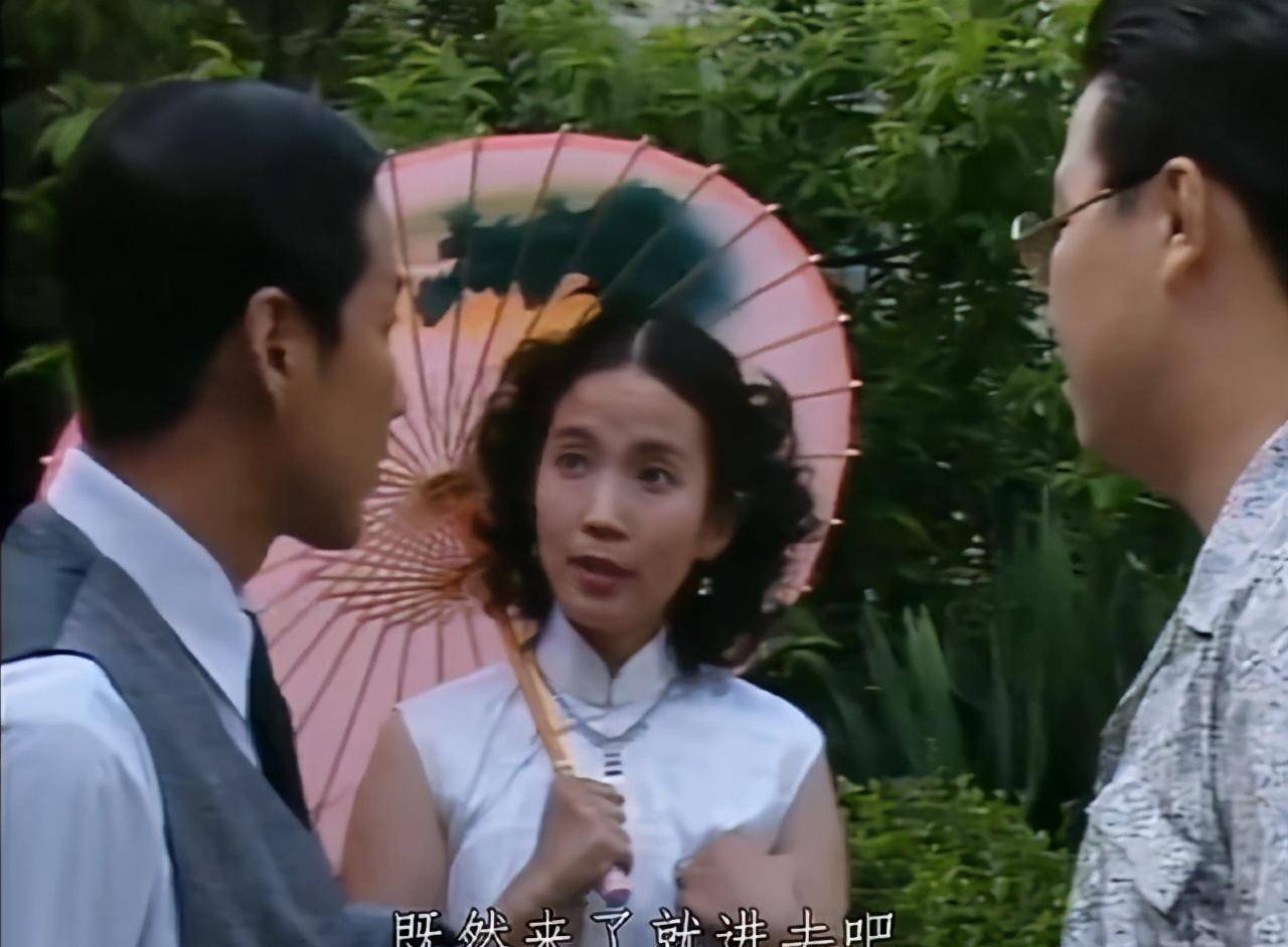 方鸿渐这样的男人,其实在感情上还是比较单纯的.