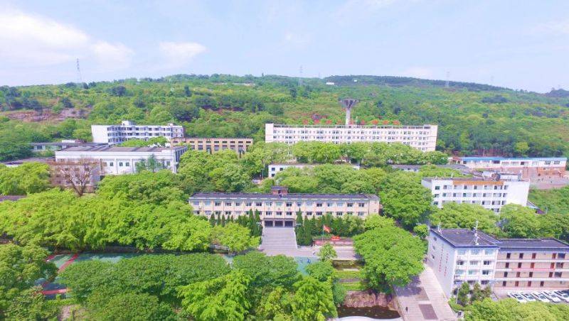 重庆科能高级技工学校新能源汽车制造与装配专业是中专还是大专?