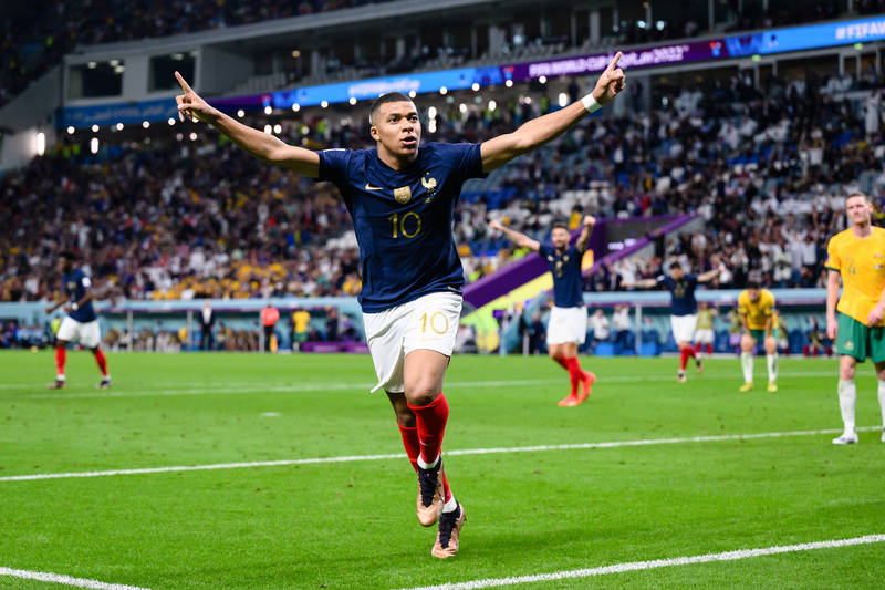 据开云爆料姆巴佩告别战巴黎足球体育球队 全场奋战动情告别