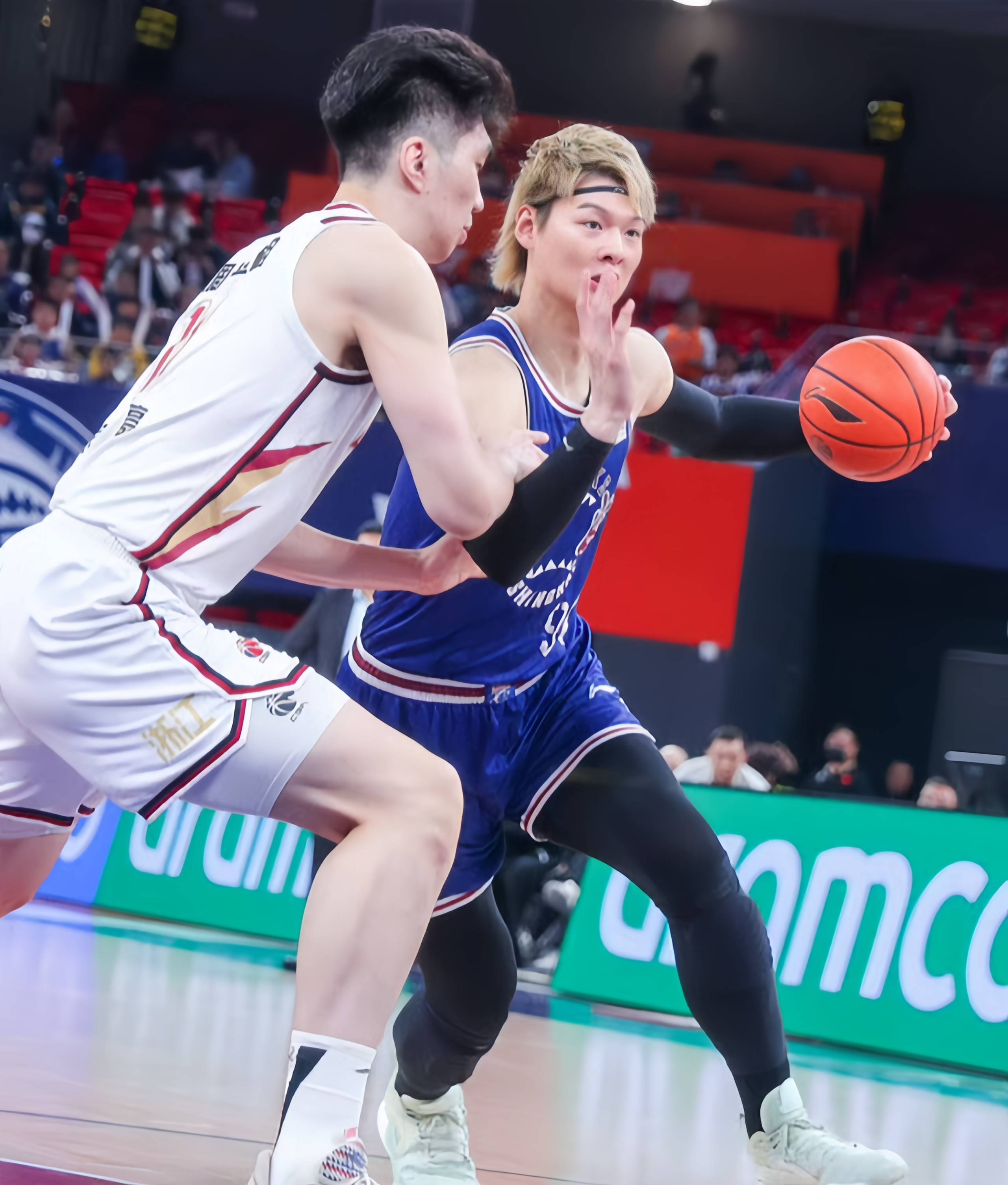 中国男篮6大中锋!周琦排第一,小姚明超越王哲林,乔帅看中一人