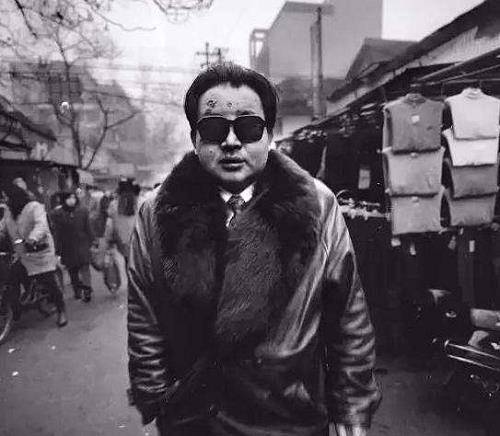 李代明身背19条人命,逃亡17年突然自首,自首后的一句话令人深思