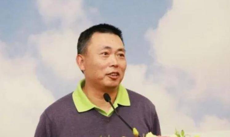 步步高创始人段永平:为追女孩移民美国,将百亿资产交给好友