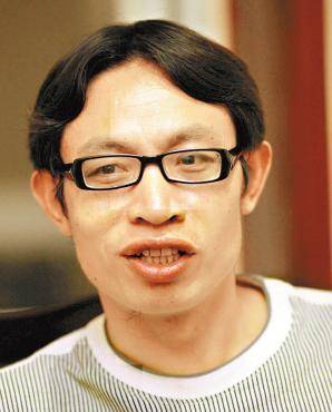 08年汶川地震发生时,丢下学生独自逃离的"范跑跑",现状如何?