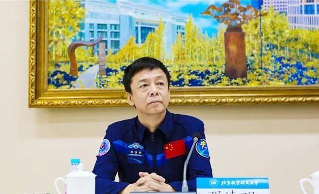 全队一共14人,6个将军,8个大校!无人不服