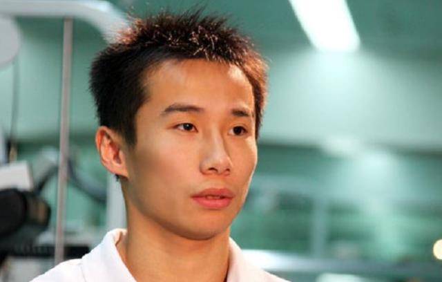 奥运冠军肖钦,因女友诈骗5800万被牵连,销声匿迹8年,今成大校