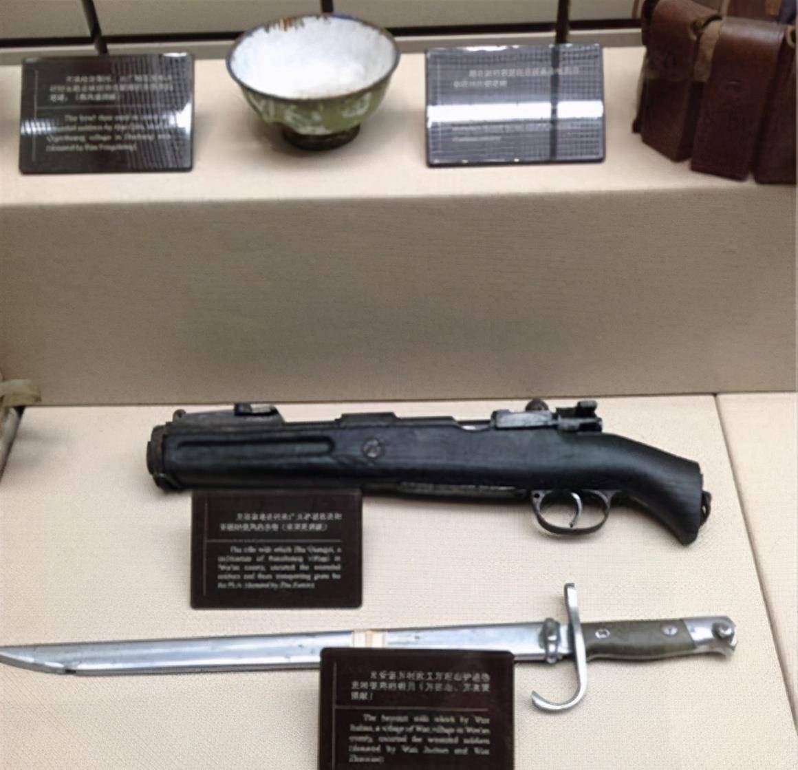 保存在中国革命博物馆的"六把盒子"经过这次战斗,"六把盒子"罗来富的