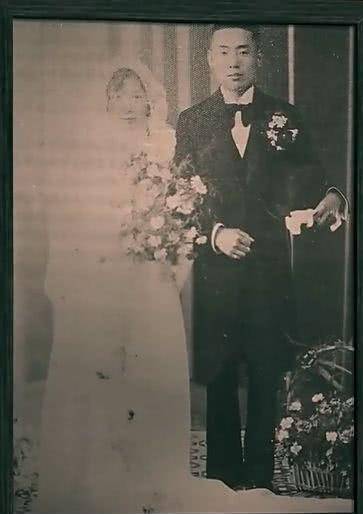 大队长高志航为促成二人婚事,借故带妻儿前往上海,佯装对属下结婚一事