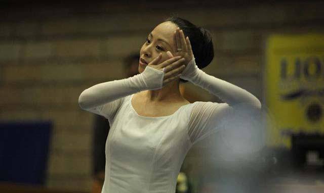 2005年《千手观音》爆红,聋哑领舞者被富商苦追8年,后来怎样了