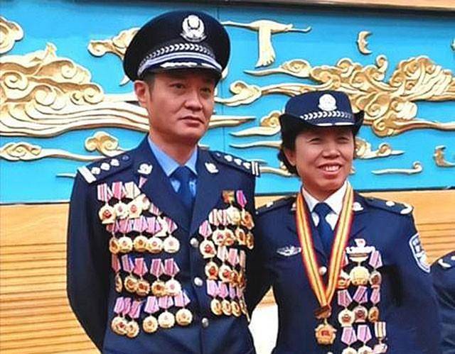 "勋章民警"程鹏,曾被毒贩枪抵脑门:从警33年,4次个人一等功